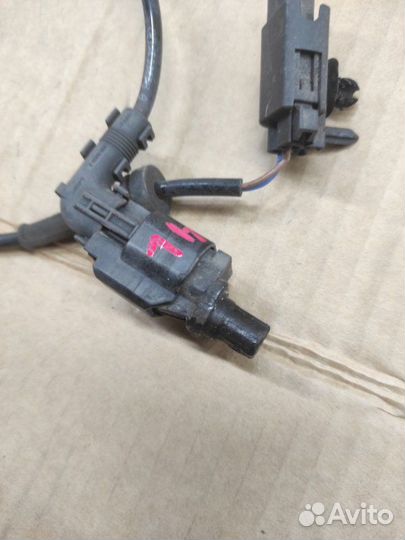 Датчик ABS задний левый Ford Focus CB8 mgda 2014