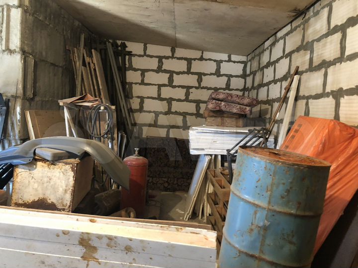 Гараж, > 30 м²