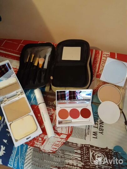 Набор косметики. LG и дживанши