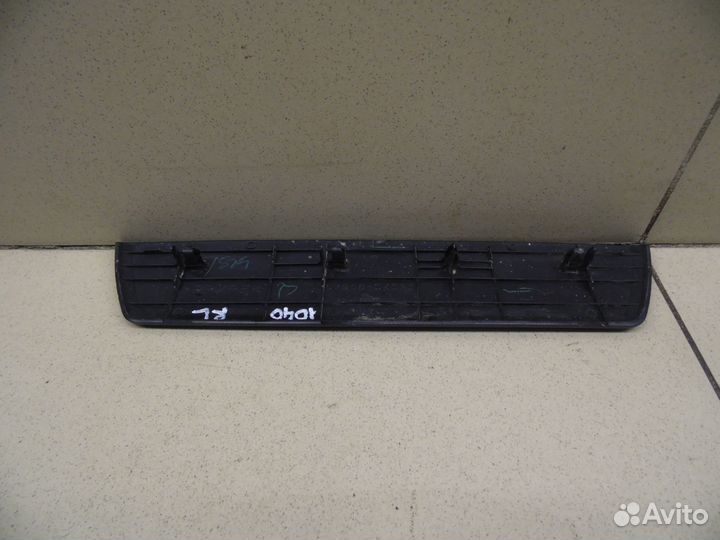 Накладка порога (внутренняя) Hi Lux 2015