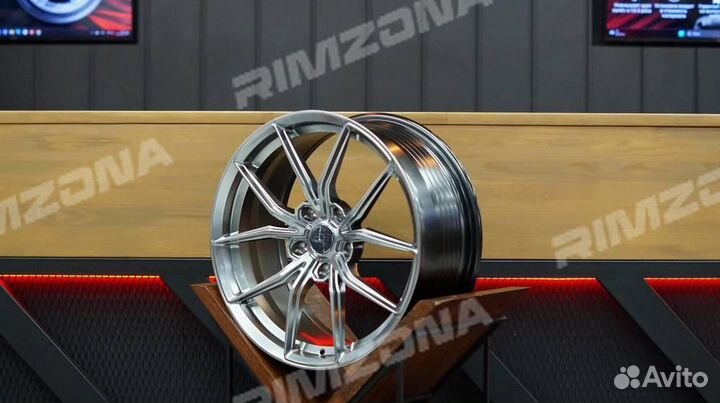 Литой диск FF R18 5x108