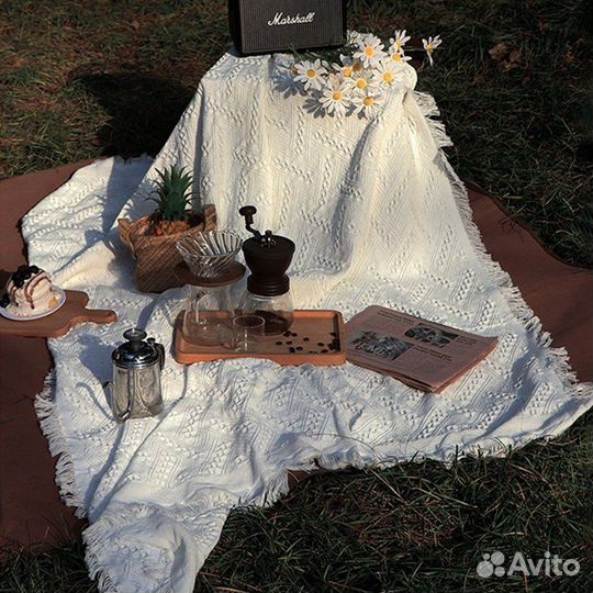 Плетеный чемодан для пикника