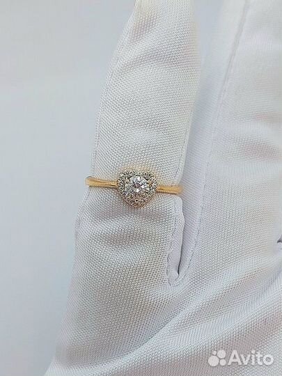 Золотое кольцо с камнем 15р