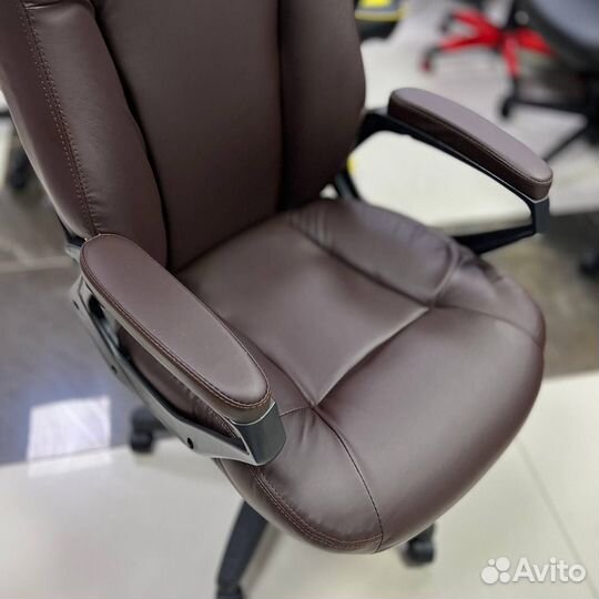 Офисное компьютерное кресло Адмирал (цвета)