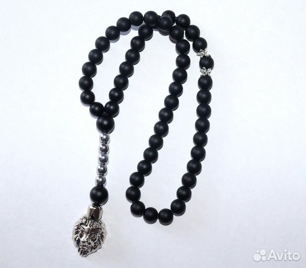 Четки из матового оникса с подвеской лев