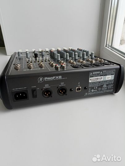 Микшерный пульт Mackie PRO FX8