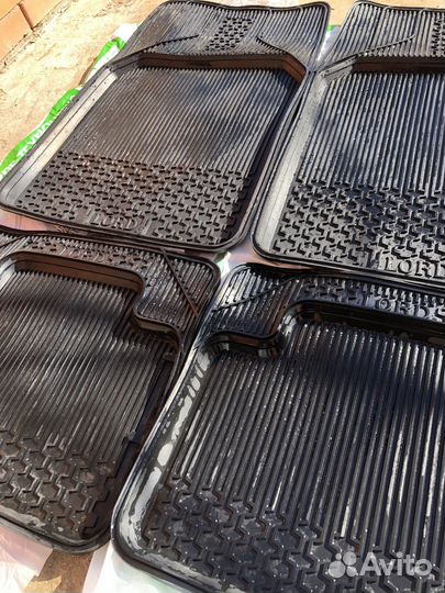Коврики автомобильные универсальные резиновые