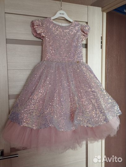 Праздничное платье для девочки. Рост 130