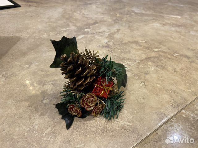 Новогодняя ветка ель шишка подарок 18 см декор