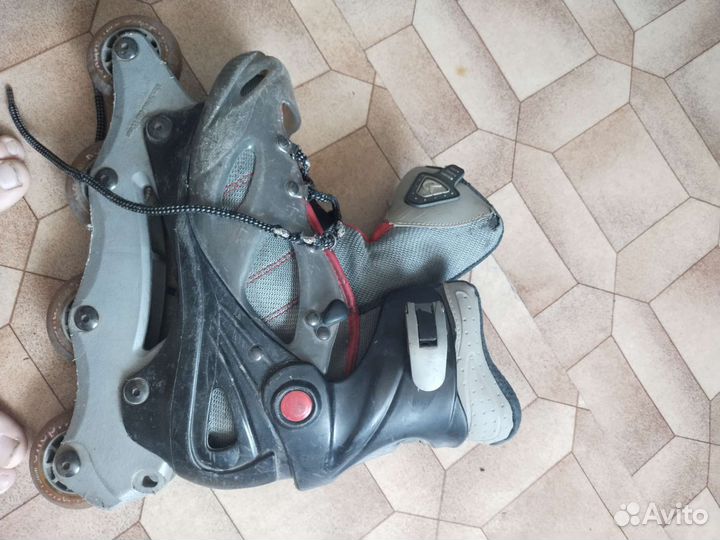 Роликовые коньки