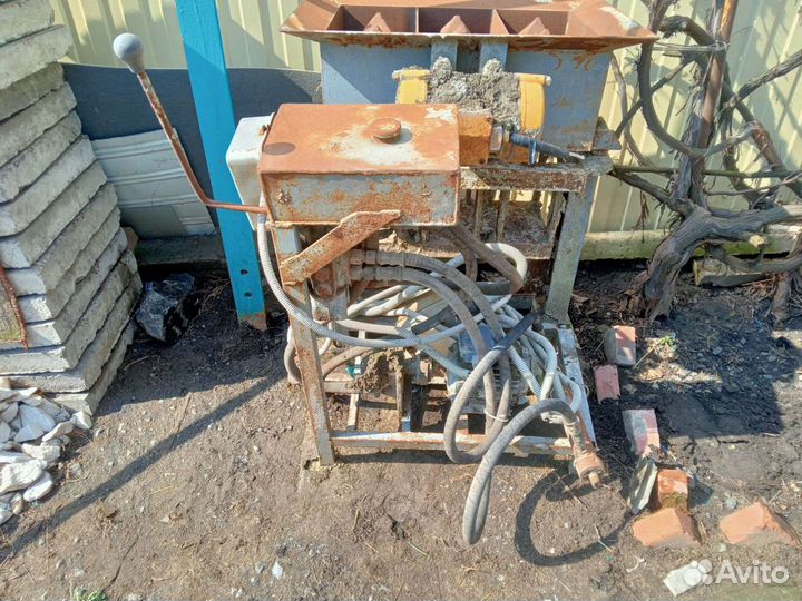 Станок для производства керамзитобетонных блоков