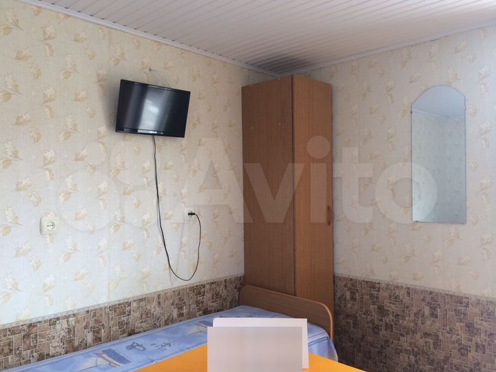 Комната 20 м² в 1-к., 1/2 эт.