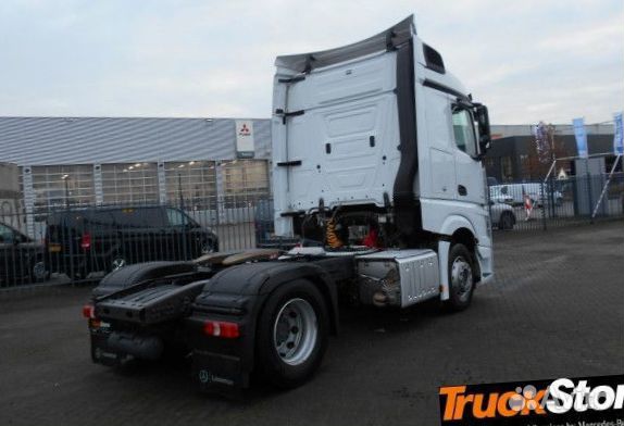 В разборке грузовик Mercedes,Actros mpiv с 2013