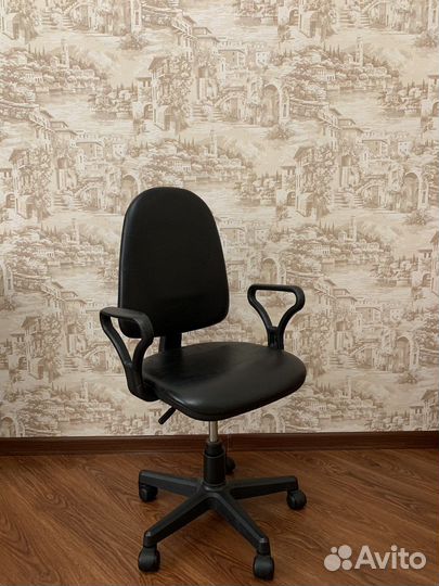 Компьютерное кресло