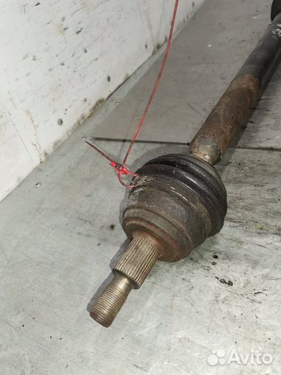 Полуось передняя правая Volkswagen Golf 4