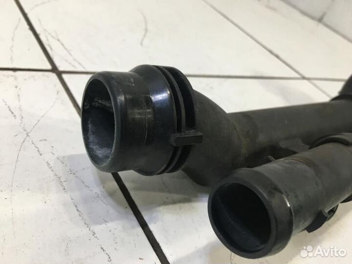 Патрубок Mercedes-Benz E-Class W213