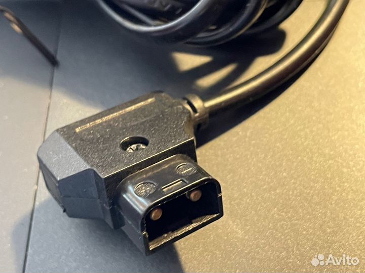 Зарядное устройство с D-Tap выходом 16,8B 3A