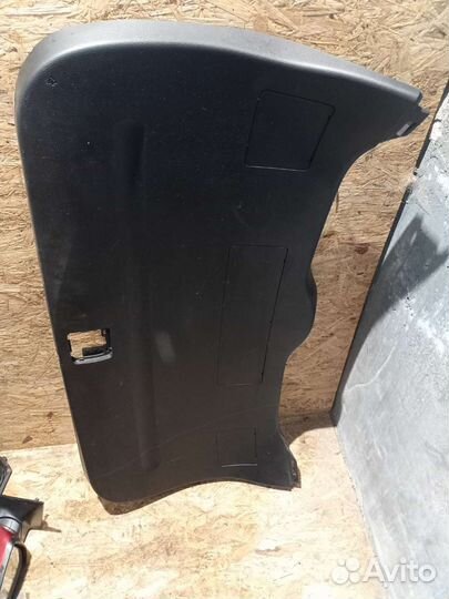 Накладка крышки багажника toyota rav4 40