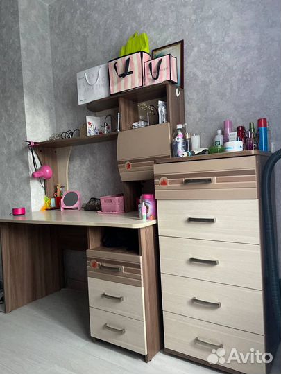 Письменный стол с комодом