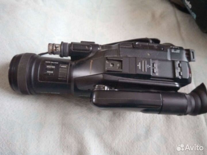 Видеокамера Панасоник NV-G101E