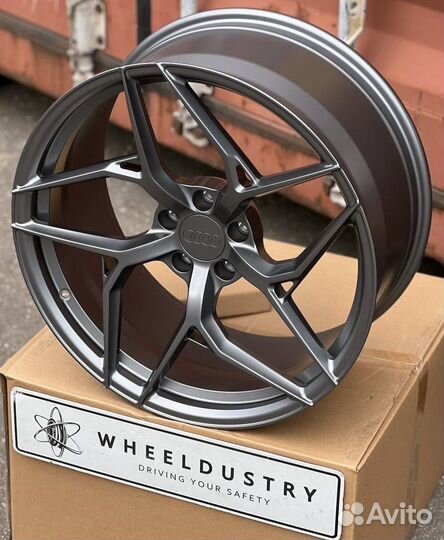 Кованые диски Audi S5 R20