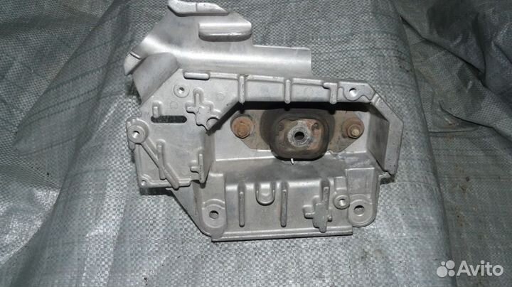 Опора кпп левая Nissan Note E11 рестайлинг