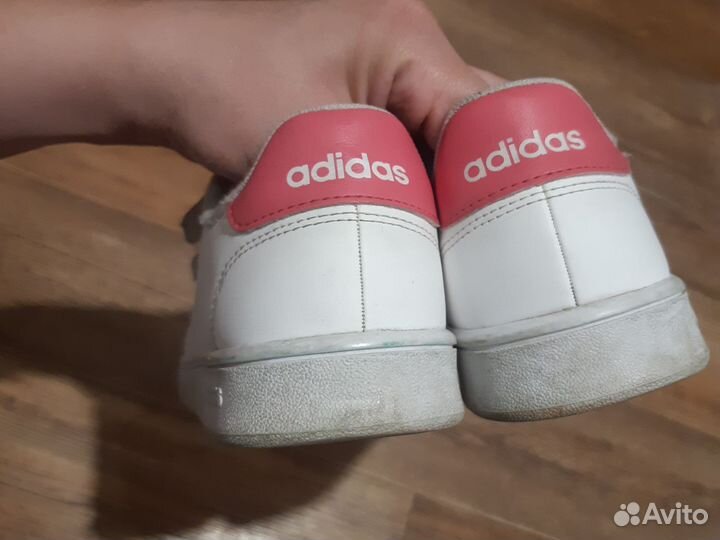 Кроссовки adidas