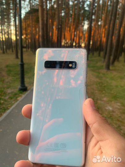 Samsung Galaxy S10, 8/128 ГБ