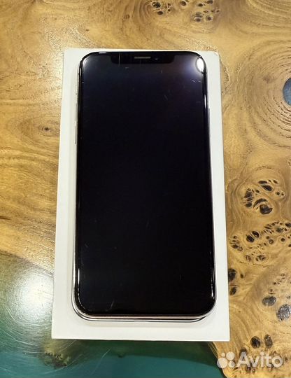iPhone X, 64 ГБ