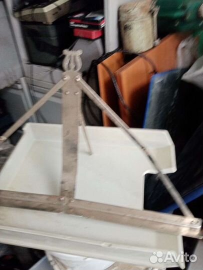 Подставка под ноты. Есть этажерка для нот