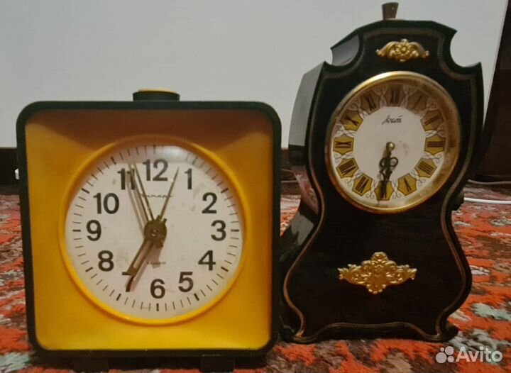 Часы 2 шт