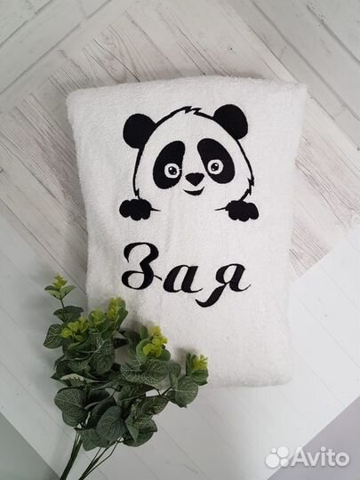 Махровый халат с вышивкой 