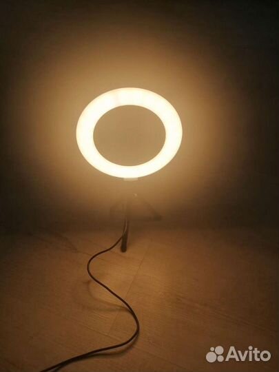 Кольцевая лампа со штативом