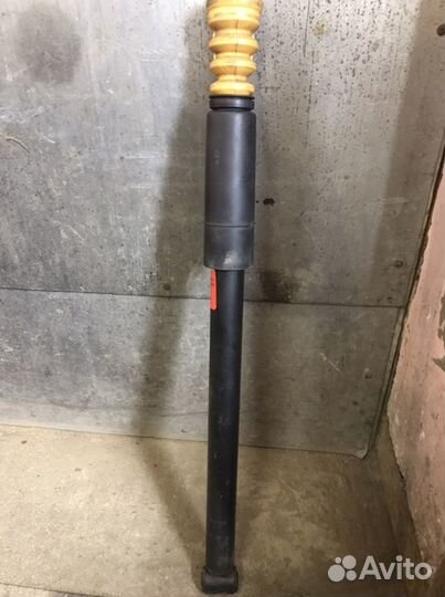 Задний амортизатор mazda 3bk