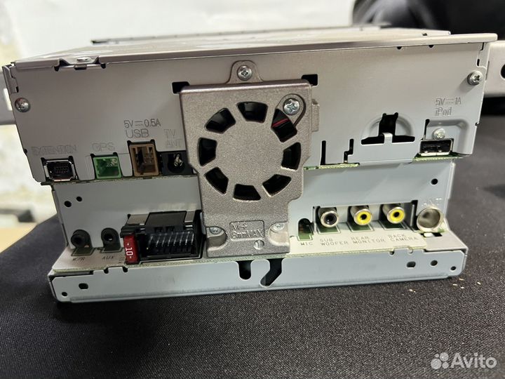 Продам магнитолу Pioneer avic-RW33 вместе с рамкой