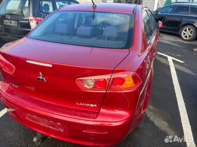 Накладка декоративная правая Mitsubishi Lancer 10