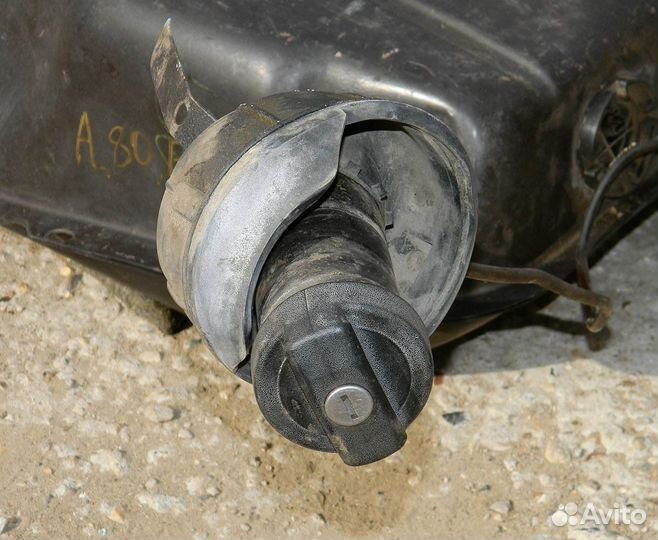 Бак топливный Audi 80 B3