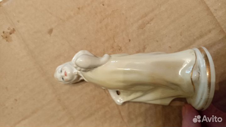 Фарфоровые статуэтки