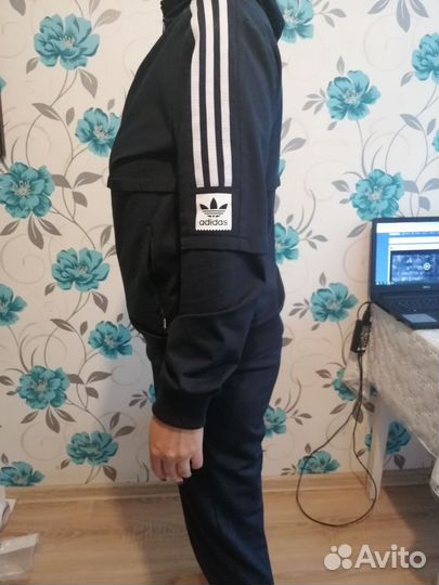 Спортивный костюм женский