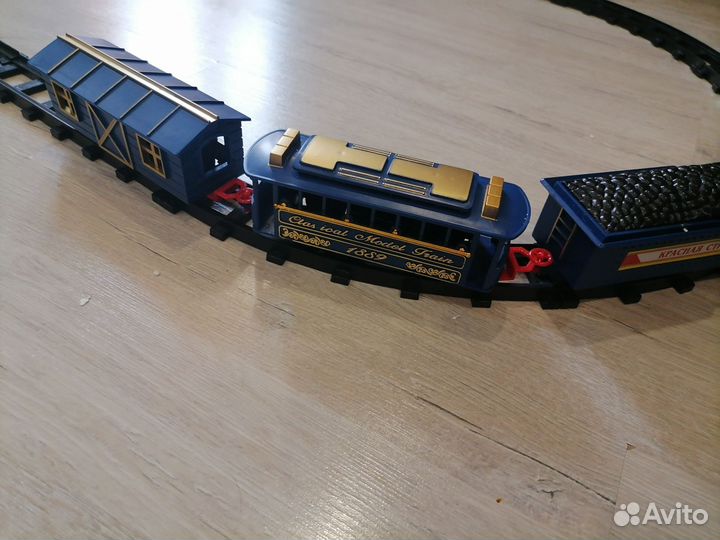 Поезд на радиоуправлении, свет, звук