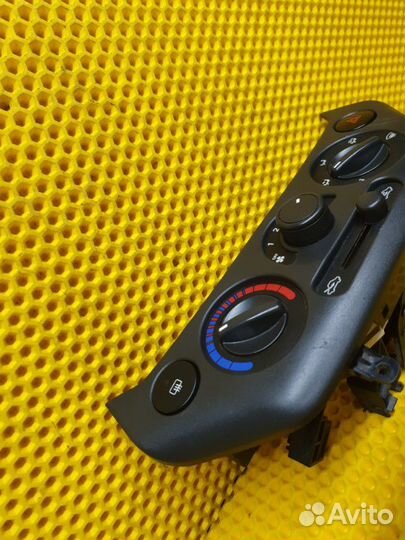 Блок управления климатом Chevrolet Aveo T255 B12D1