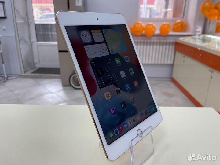 Планшет Apple iPad Mini 4