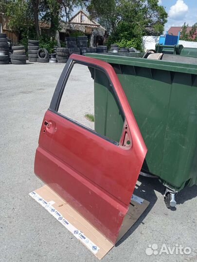 Дверь передняя правая Nissan Terrano 2 Ниссан