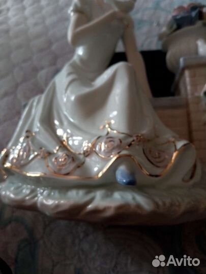 Фарфоровая Статуэтка 