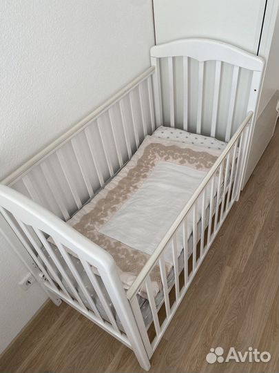 Детская кроватка