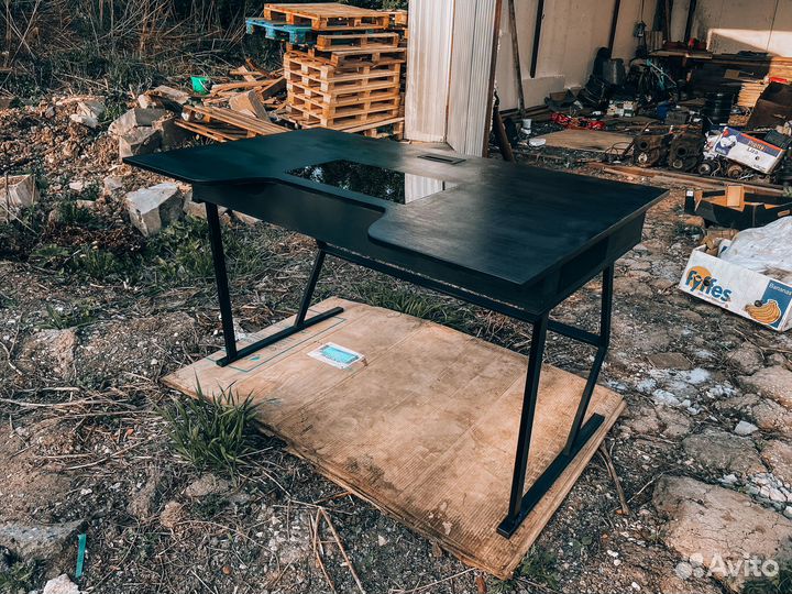 Игровой компьютерный стол (пк в столе)