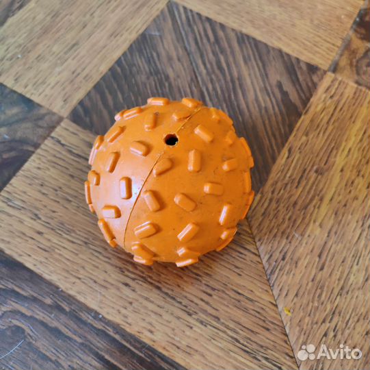 Игрушка жевательная для собак с шипами сфера