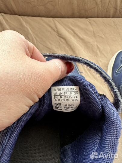 Кроссовки adidas 38