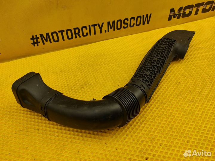 Патрубок воздушный Mercedes-Benz W212 M274.920