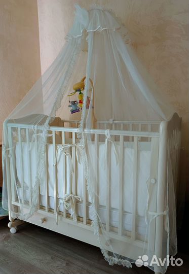 Детская кроватка